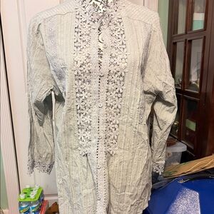 Men's Casual Gray Lace-Accent Shirt